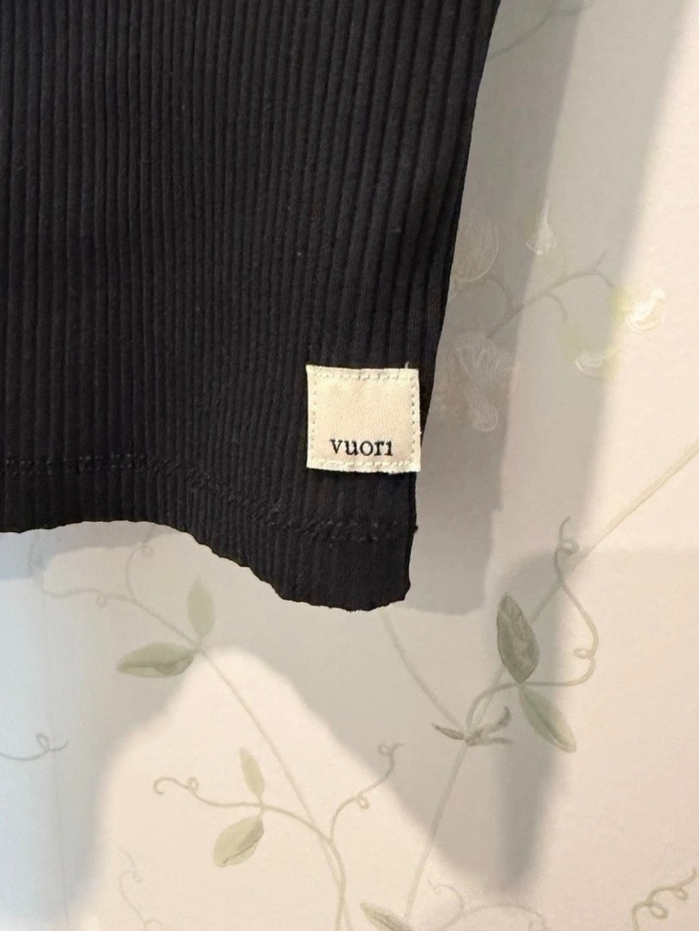 Vuori Rib Crop Tank - Picture 3 of 4